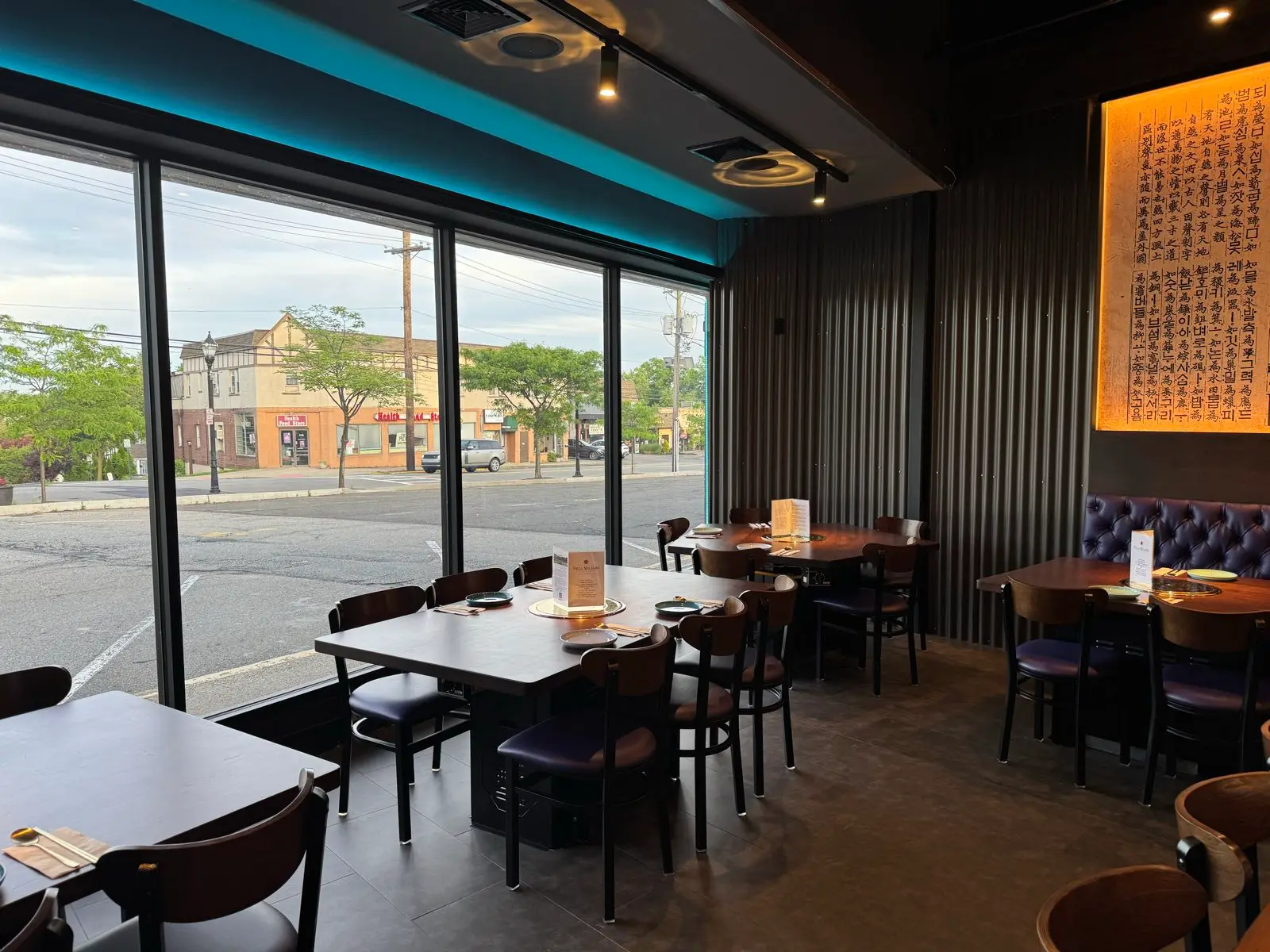 Window tables at Sendai looking out onto Kinderkamack Road